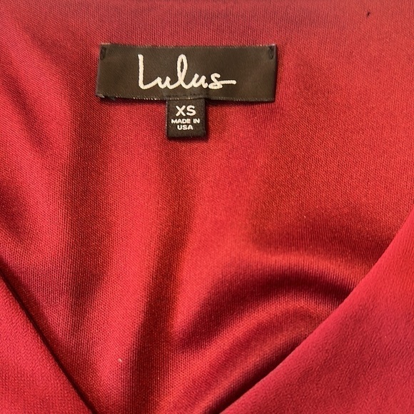 LULUS BURGUNDY V NECK SHIFT DRESS GUC SZ XS CAREER DATE NIGHT WEDDING PARTY - Picture 11 of 12